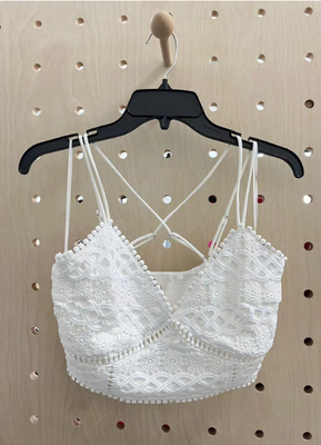 Ausgezeichneter weißer Häkel-Halter-Top