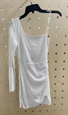 Kleider aus Sequin und Strick