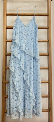 Elegant gedruckte Mesh Halter Kleid in blauem Blumen
